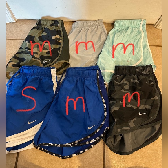 Nike running shorts - Picture 1 of 2